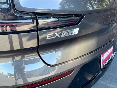 New 2025 Volvo EX90 Ultra w/ Protection Package Premier image 26