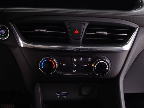 Used 2025 Buick Encore GX Preferred FWD image 17
