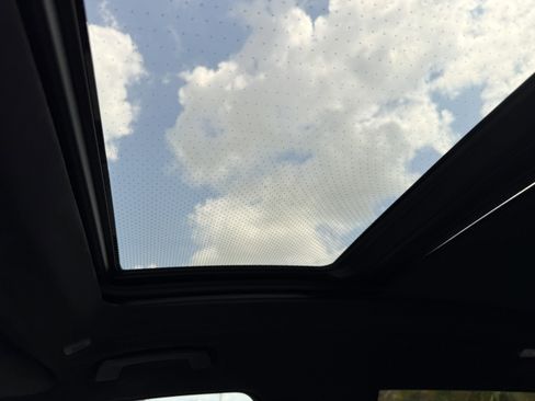 Used 2025 BMW X7 M60i image 19