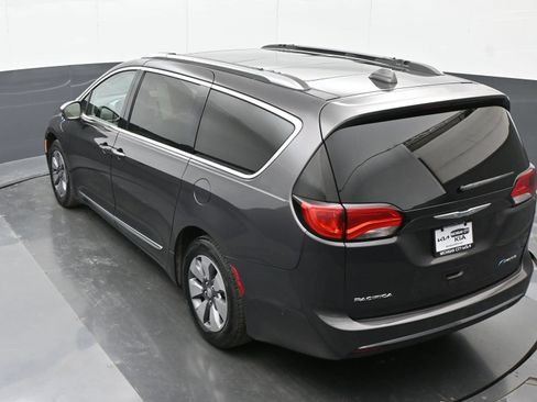 Used 2018 Chrysler Pacifica Limited w/ Advanced Safetytec Group FWD image 31