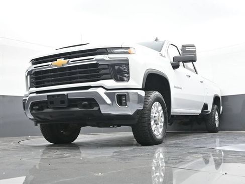 Used 2024 Chevrolet Silverado 2500 LT AWD/4WD image 53