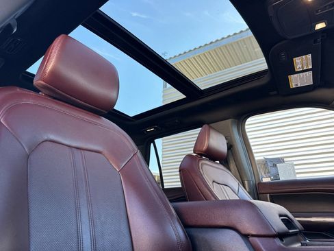 Used 2023 Ford Expedition Limited image 19