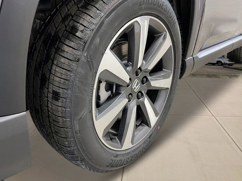 New 2025 Honda Pilot Touring image 13