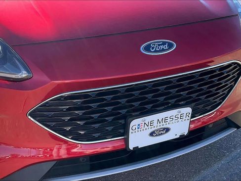 Used 2020 Ford Escape Titanium image 29