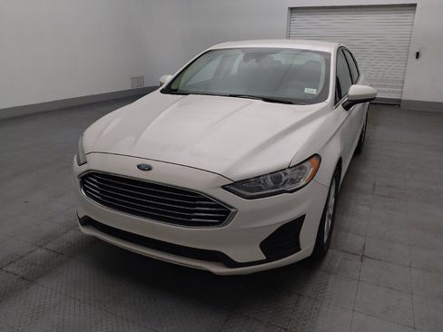 Used 2020 Ford Fusion SE FWD image 15
