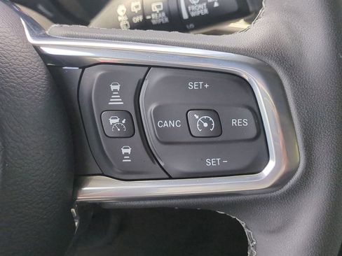 Used 2025 Jeep Wrangler Unlimited Sahara w/ Safety Group AWD/4WD image 27