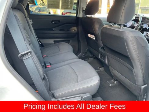 Used 2025 Nissan Pathfinder SV FWD image 20