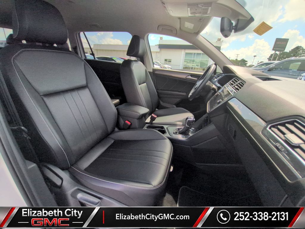 Used 2023 Volkswagen Tiguan SE FWD image 21