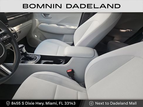 Used 2024 Hyundai Kona SE image 12