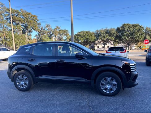 Used 2025 Nissan Kicks S image 22