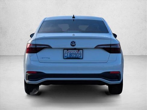 Used 2022 Volkswagen Jetta S image 7