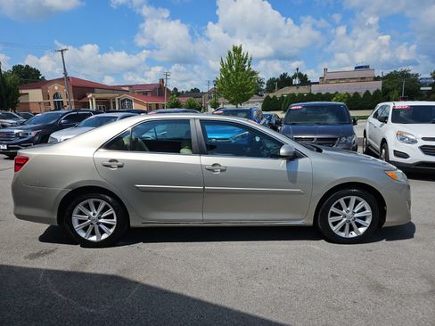 Used 2013 Toyota Camry XLE w/ Leather Pkg FWD image 7
