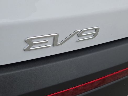 New 2026 Kia EV9 Light image 11