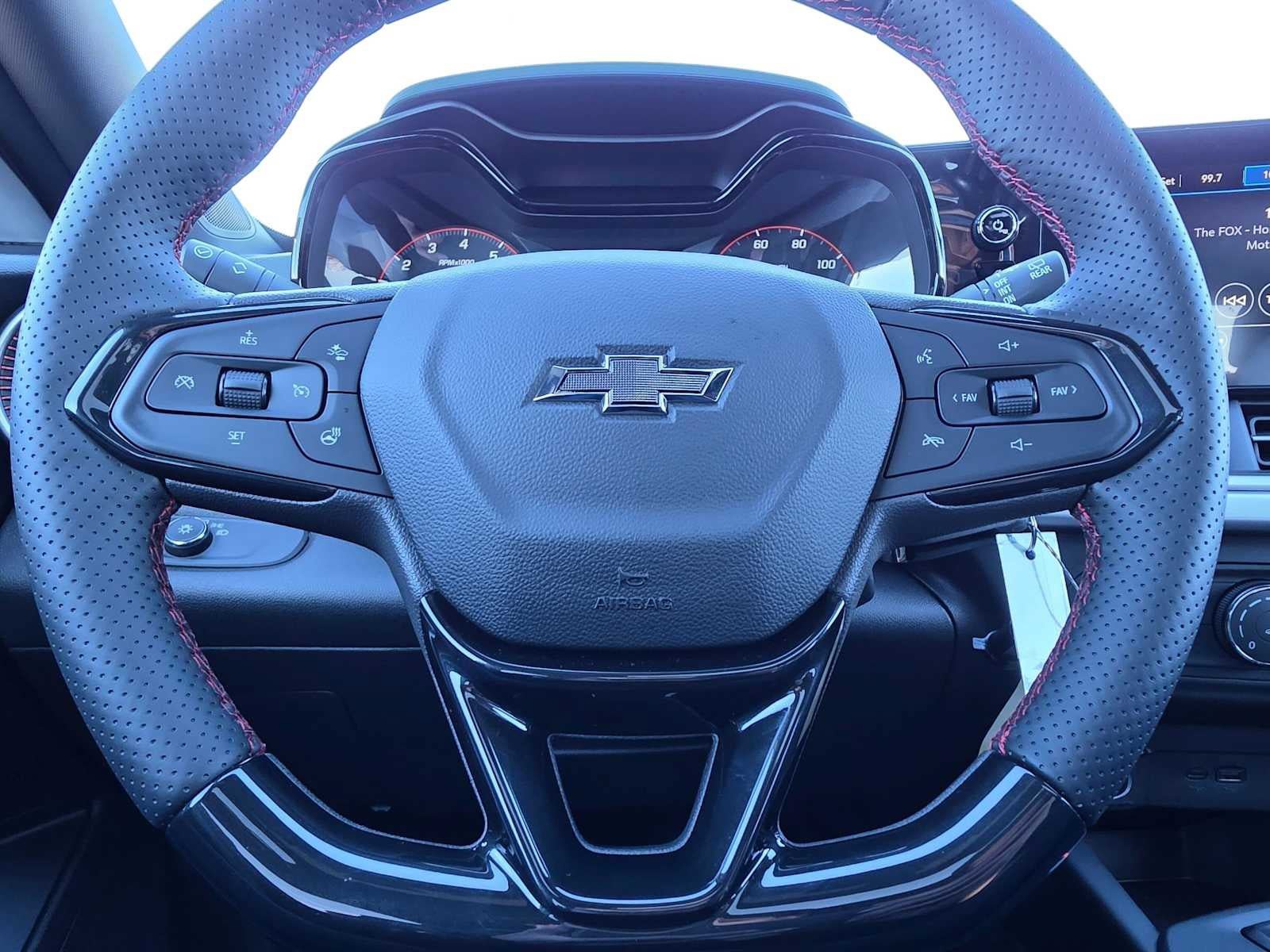 Certified 2026 Chevrolet Trax RS w/ Sunroof Package FWD image 23