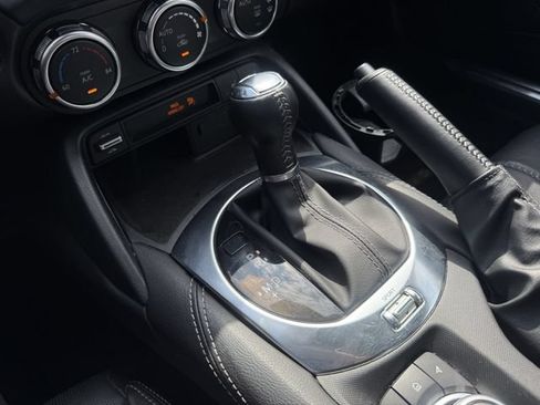 Used 2025 MAZDA MX-5 Miata RF Grand Touring RWD image 20