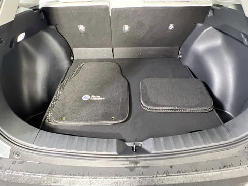 Used 2023 Toyota Corolla Cross L image 23