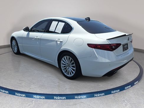 Used 2021 Alfa Romeo Giulia Sprint w/ Sun & Sound Package RWD image 8