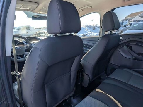 Used 2017 Ford Escape SE image 40