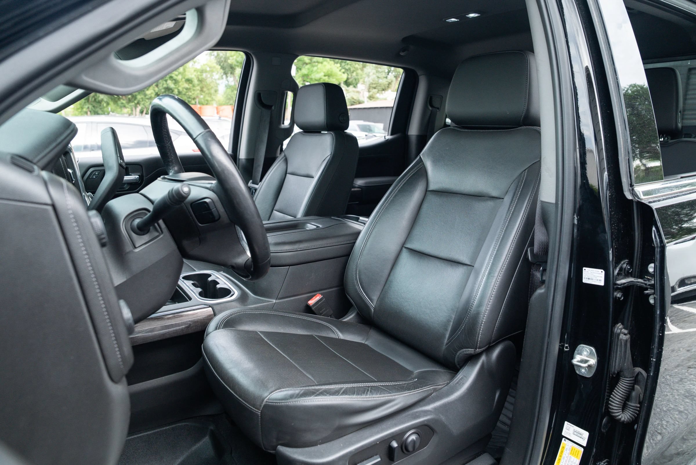 Used 2020 Chevrolet Silverado 1500 LTZ AWD/4WD image 14