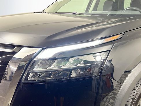 Used 2024 Nissan Pathfinder SV FWD image 12