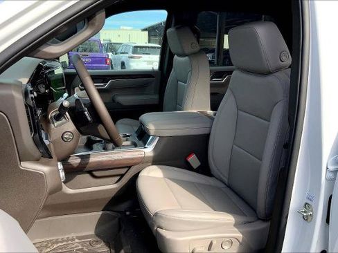 New 2026 GMC Sierra 1500 SLT w/ SLT Premium Package image 12