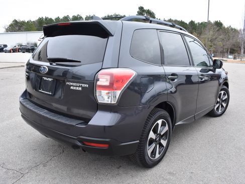 Used 2017 Subaru Forester 2.5i Premium image 9