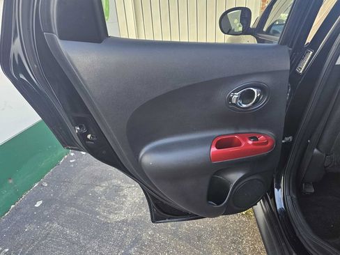 Used 2014 Nissan Juke SV AWD/4WD image 17