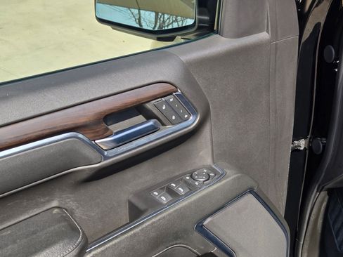 Certified 2024 GMC Sierra 1500 SLT image 12