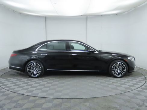 New 2026 Mercedes-Benz S 580e 4MATIC Sedan image 4