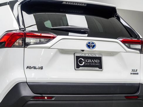 Used 2024 Toyota RAV4 XLE image 13