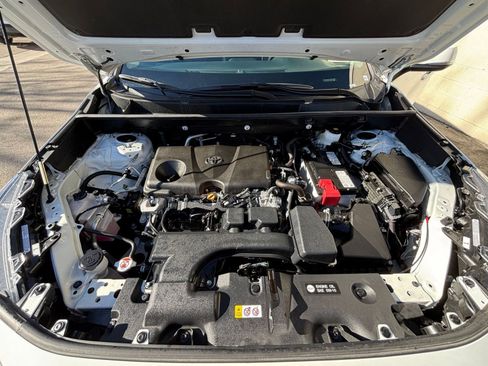 Used 2025 Toyota RAV4 XLE image 32