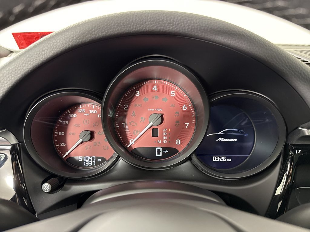 Certified 2023 Porsche Macan AWD/4WD image 37
