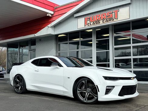 Used 2018 Chevrolet Camaro SS image 1