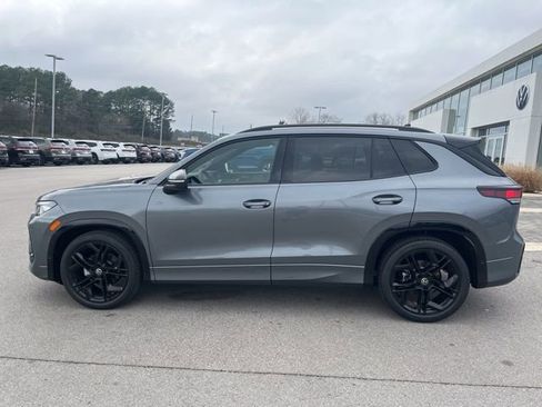 New 2026 Volkswagen Tiguan SE R-Line FWD image 3