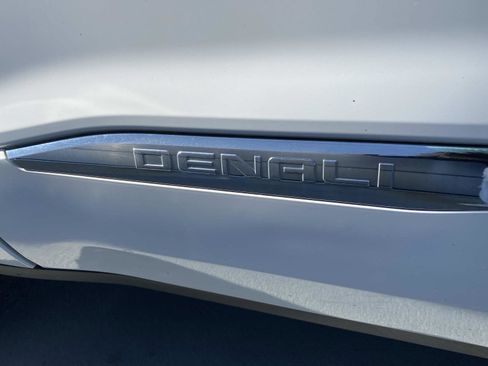 Used 2019 GMC Acadia Denali w/ Technology Package image 12