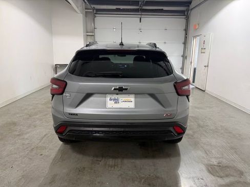Certified 2024 Chevrolet Trax RS w/ Driver Confidence Package image 5