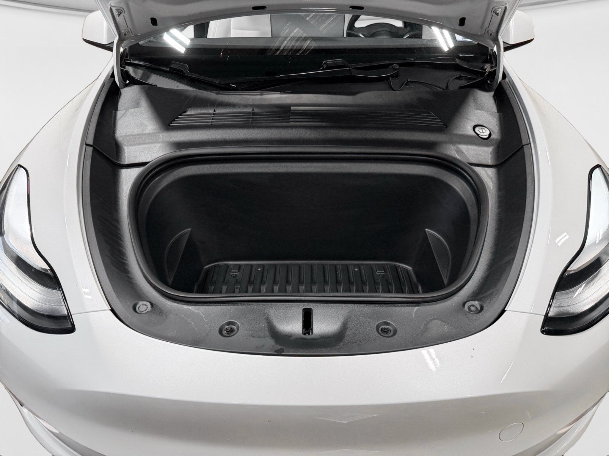 Used 2020 Tesla Model Y Long Range AWD/4WD image 25