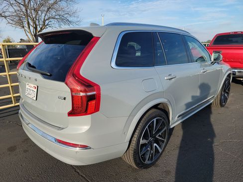 Used 2025 Volvo XC90 B5 Plus w/ Protection Package Premier AWD/4WD image 6