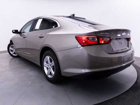 Used 2024 Chevrolet Malibu LS FWD image 2