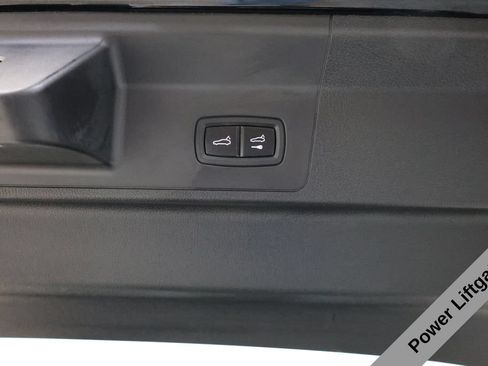 Used 2025 Porsche Panamera image 48