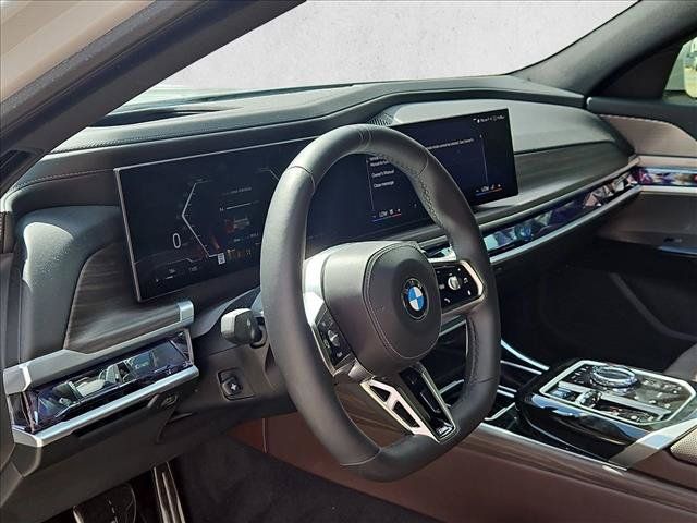 Used 2024 BMW 760i xDrive AWD/4WD image 10