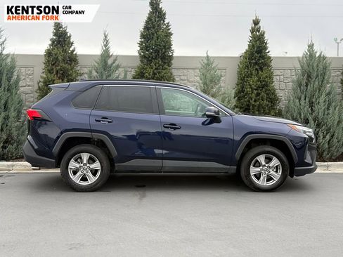 Used 2025 Toyota RAV4 XLE AWD/4WD image 11