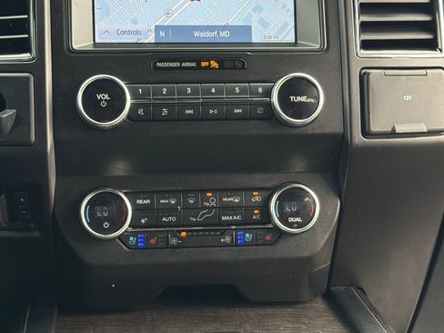 Used 2020 Ford Expedition Limited w/ Equipment Group 301A AWD/4WD image 10