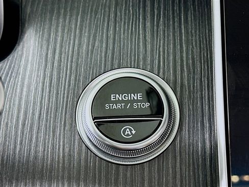 Used 2022 Mercedes-Benz C 300 4MATIC Sedan w/ Exclusive Trim Package image 16