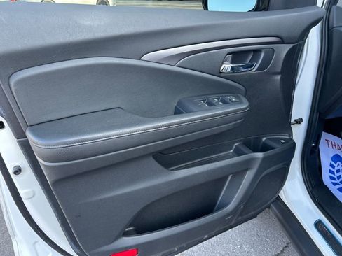 Used 2019 Honda Ridgeline Sport image 11