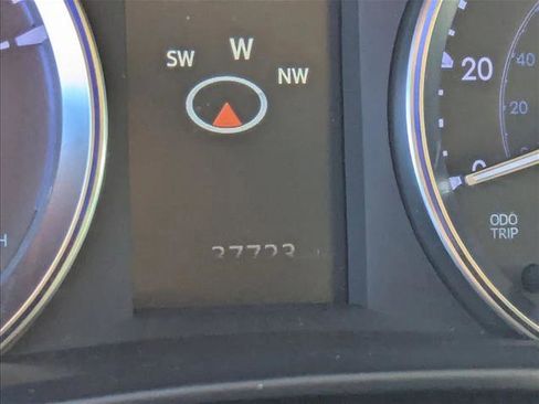 Used 2018 Toyota Highlander Limited image 11