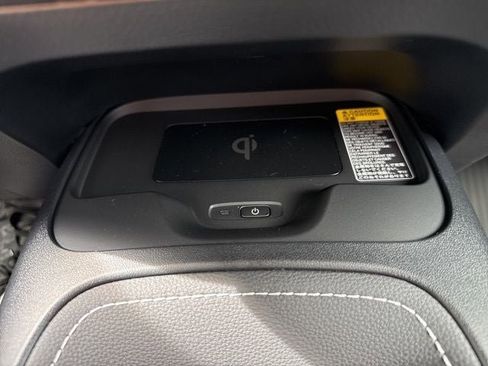 Used 2025 Toyota Corolla SE w/ SE Package image 27