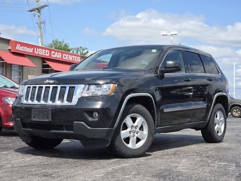 Used 2012 Jeep Grand Cherokee Laredo w/ Laredo E Group AWD/4WD image 2
