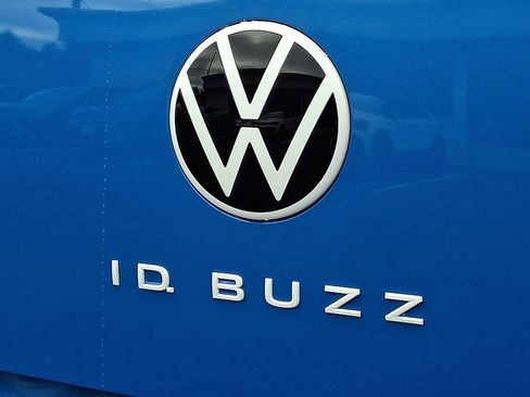 New 2025 Volkswagen ID. Buzz 1st Edition image 11