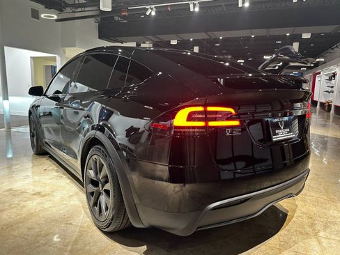 Used 2024 Tesla Model X image 9